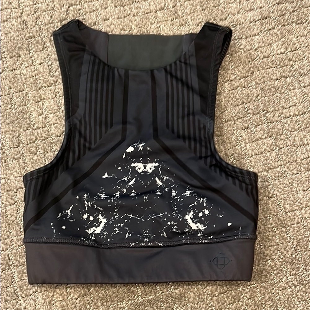 Yoga top black  and White Patterned Crop Top